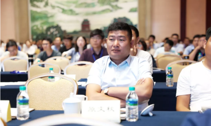 中譽鼎力裝備設計公司副總經(jīng)理